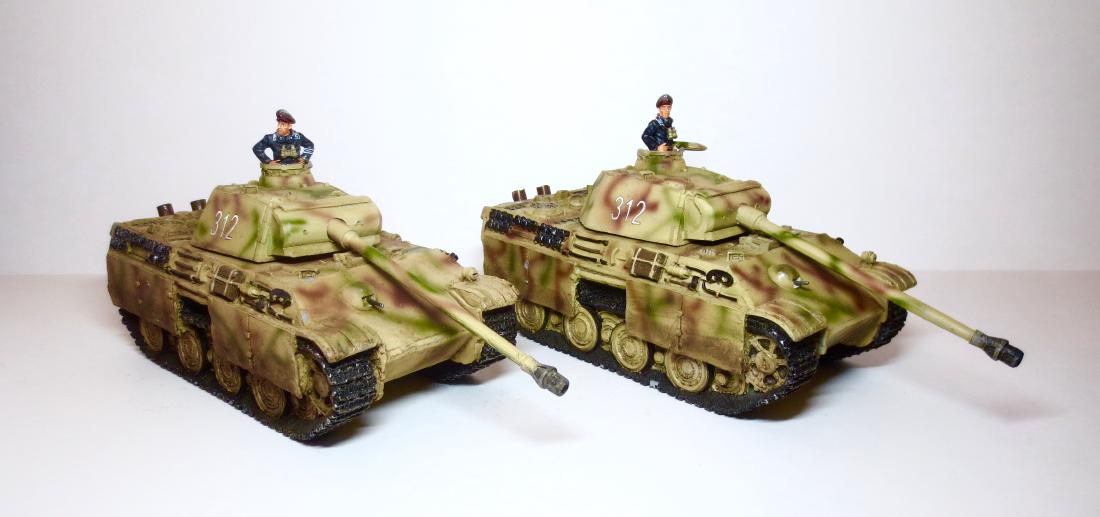 King & Country Panther Aus F G Tanks: 4 pieces. Very good condition. No boxes.