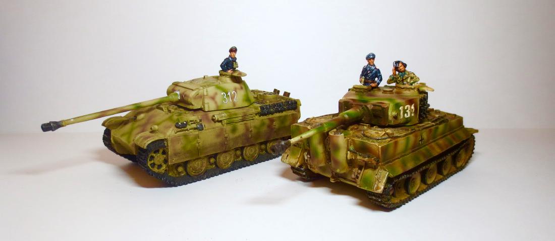 King & Country Panther Aus F G & Tiger Tanks: 5 pieces. Very good condition. No boxes.