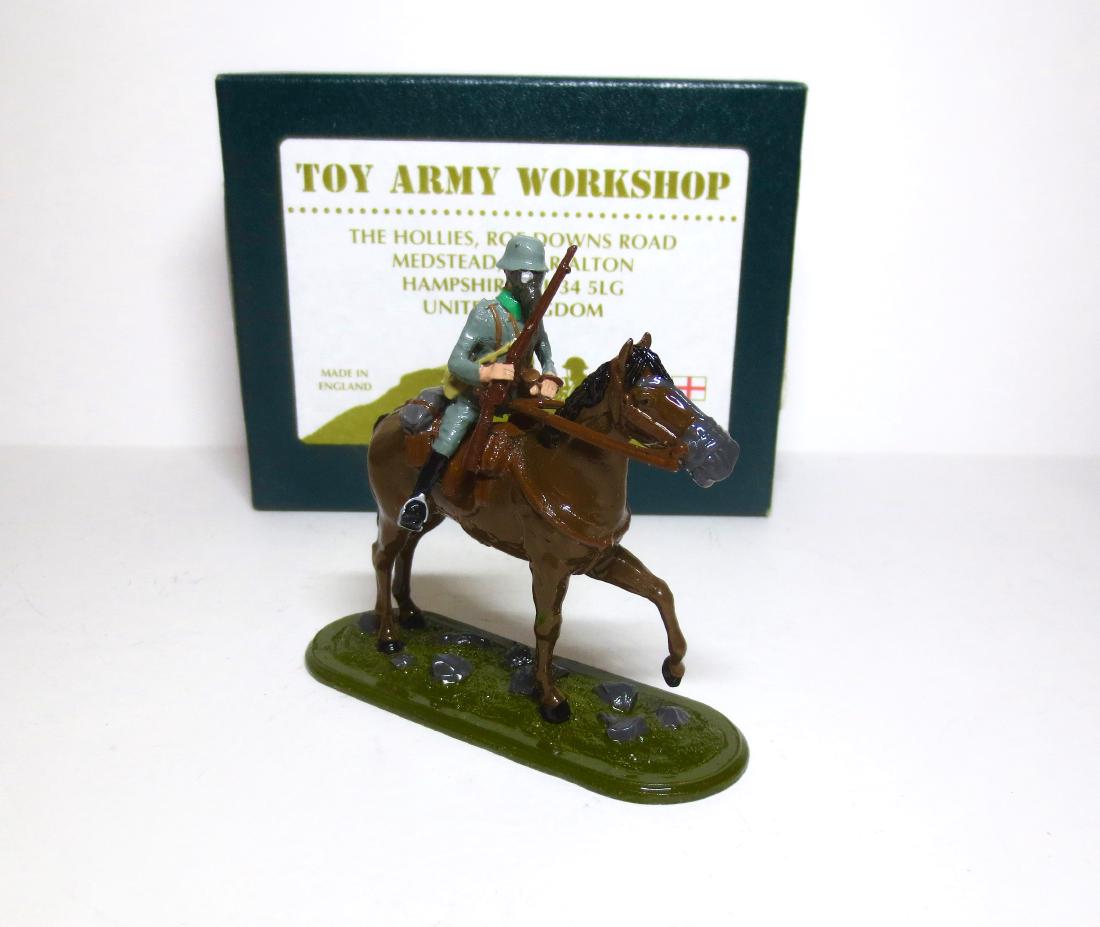 Toy Army Workshop German Cavalry Gas Mask Set (1 of 1)
