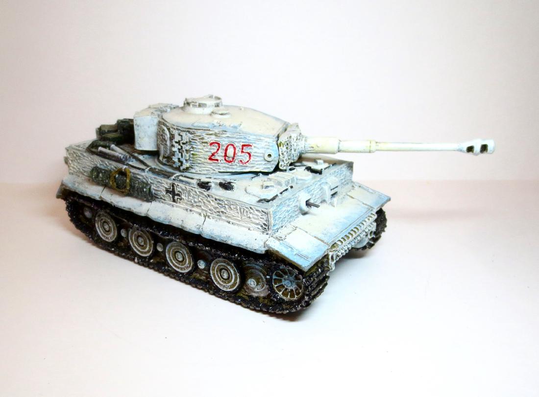 King & Country Michael Wittman's Tiger Tank: 1 piece. Good condition (loose gun). No box.
