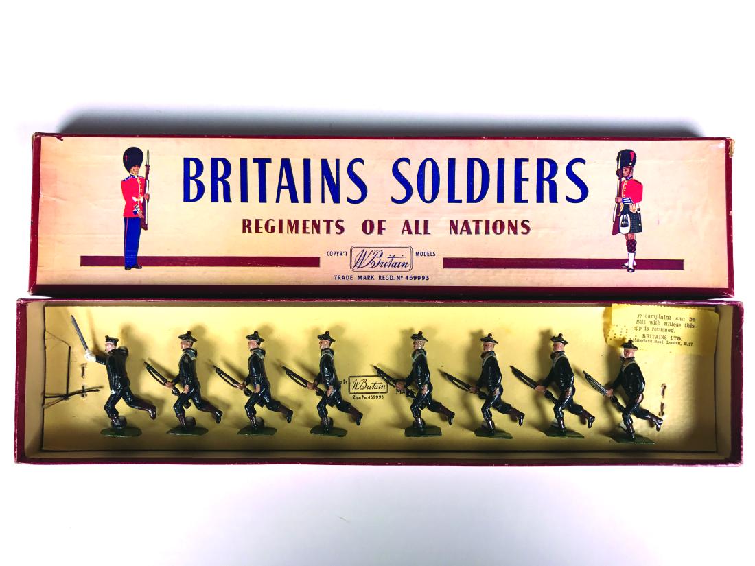 Britains Rare Set #143 Matelots: tied in ROAN box. Post War. Circa 1948. 8 Pieces. Condition Excellent, box Excellent.