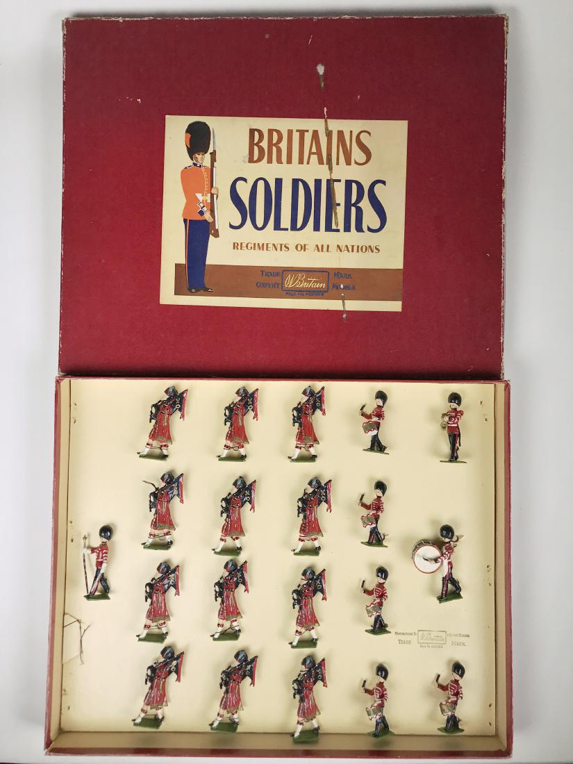 Britains Set #1722 Drums & Pipes of Scots Guards (1 of 2)