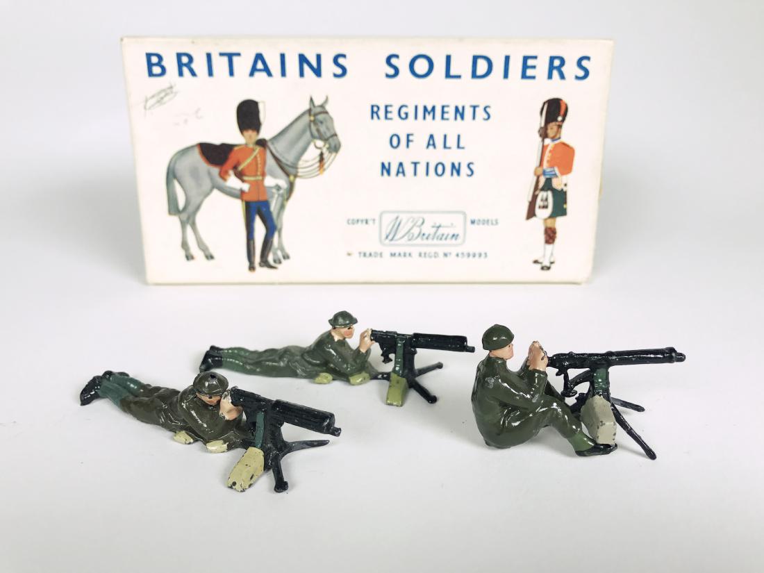 Britains Set #2131  Machine Gunners Half Set (1 of 1)