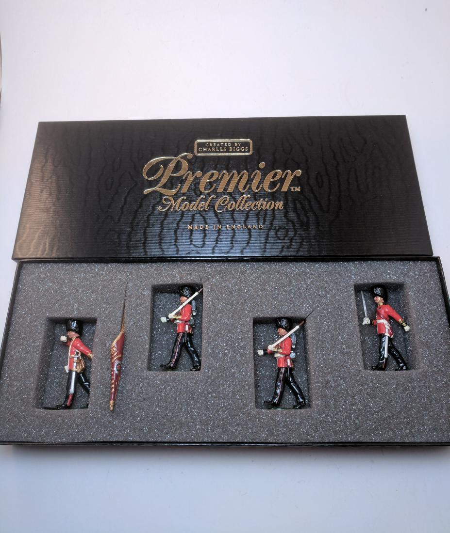 Britains Premier 9902 Coldstream Guardsmen Color (1 of 1)