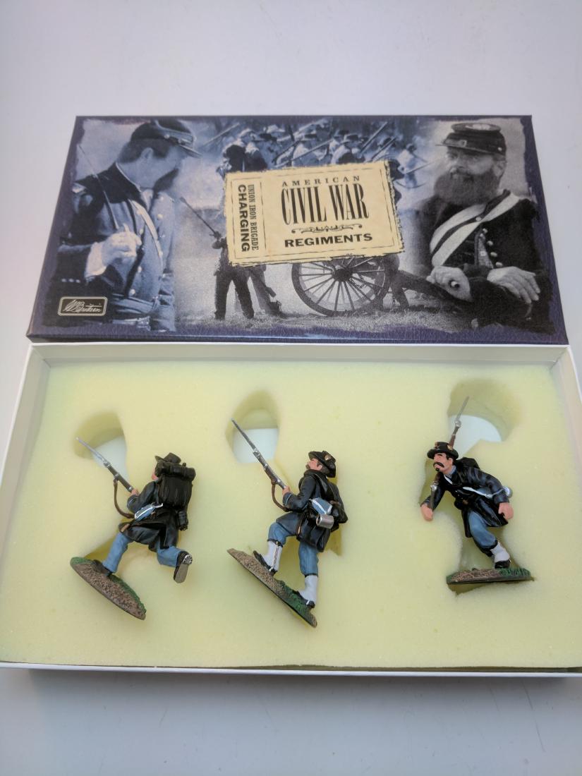 Britains 17101 Union Iron Brigade Charging (1 of 1)