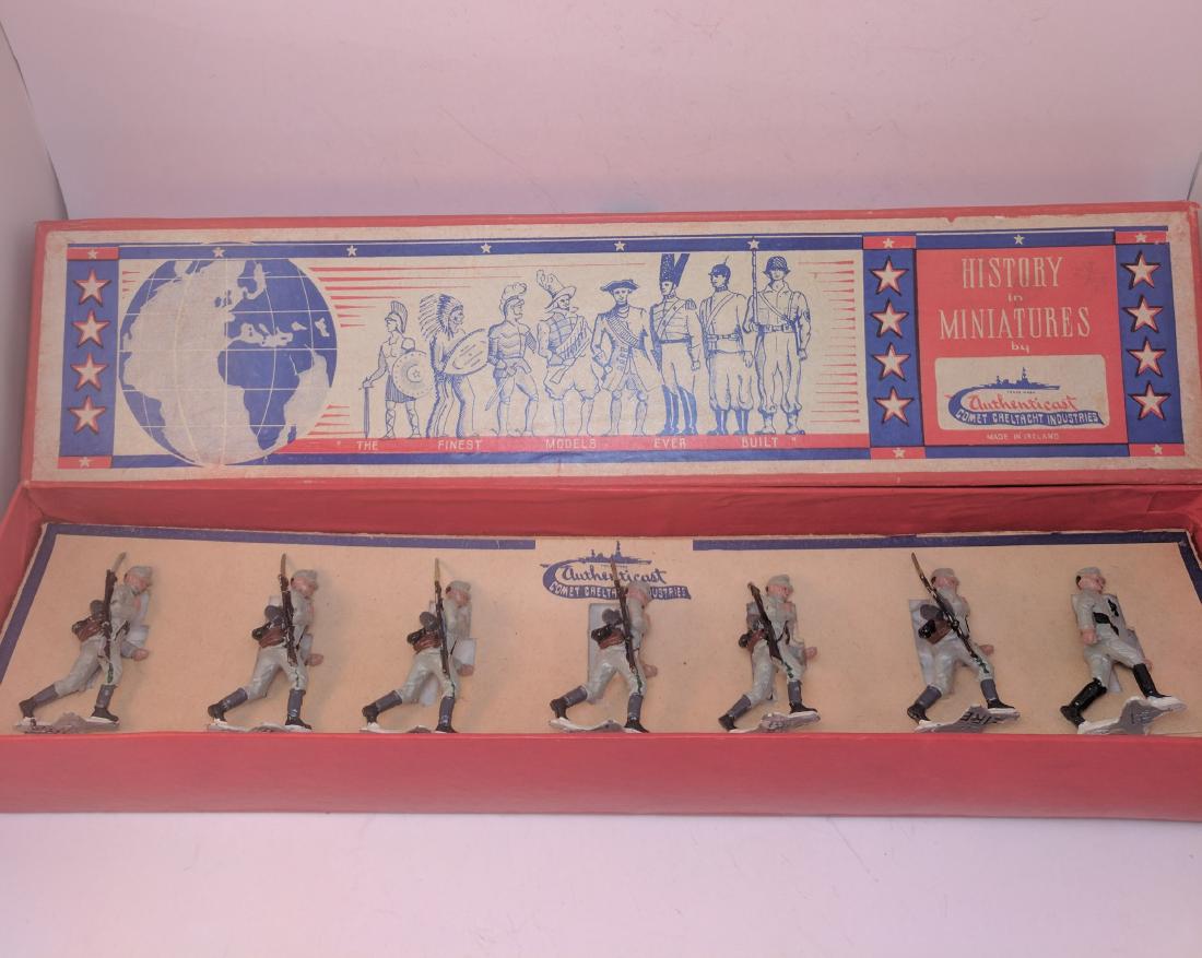 Authenticast 1052 Austrian Mountain Troops: 7 Pieces (1 Broken Gun Tip) Condition Very Good Box Very Good
