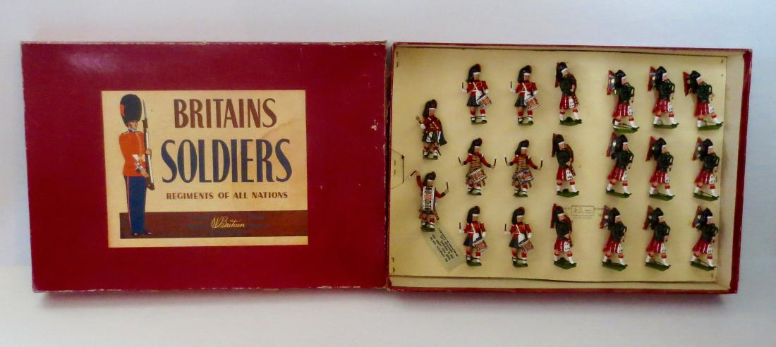 Britains Set #9435 Black Watch Pipe Band (1 of 1)