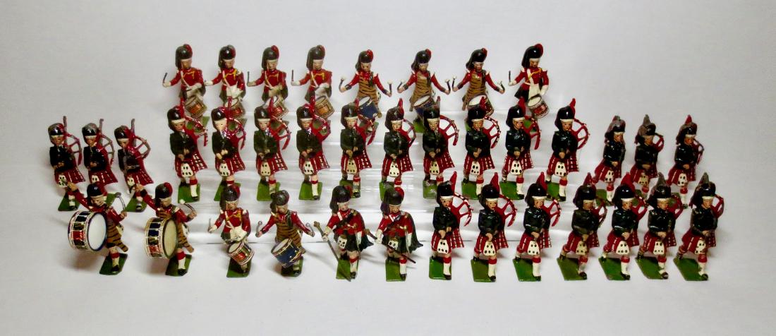 Britains From Set # 2109 Pipes and Drums (1 of 1)