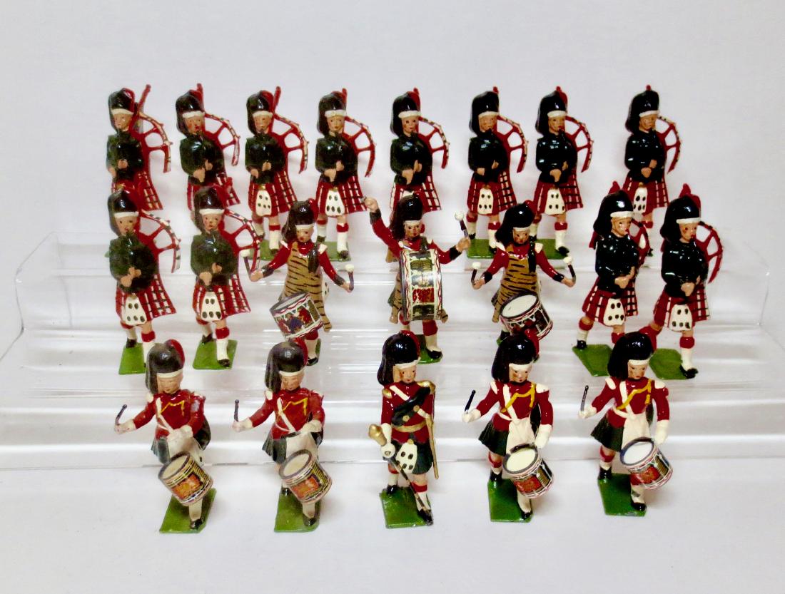 Britains Set #2109 Black Watch Pipe and Drum (1 of 1)