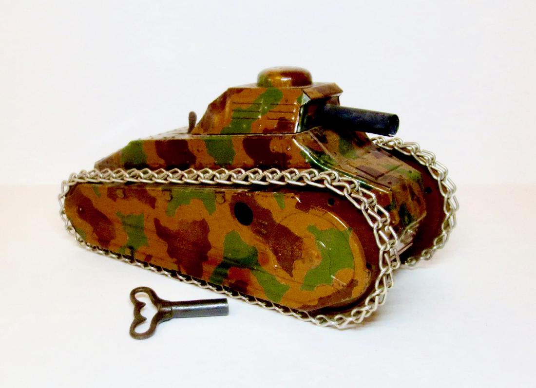 Tippco Pre-war German Tin Wind-up Tank (1 of 1)