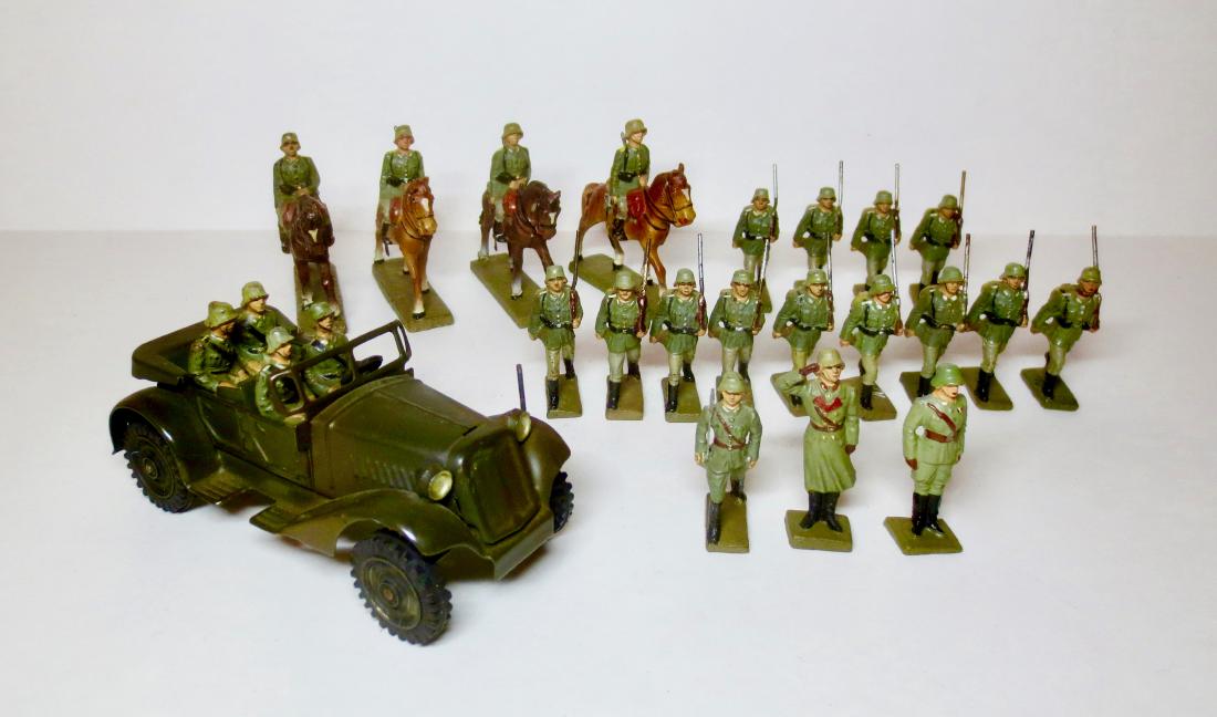 Lineol WW2 German Army with Marklin Jeep (1 of 1)