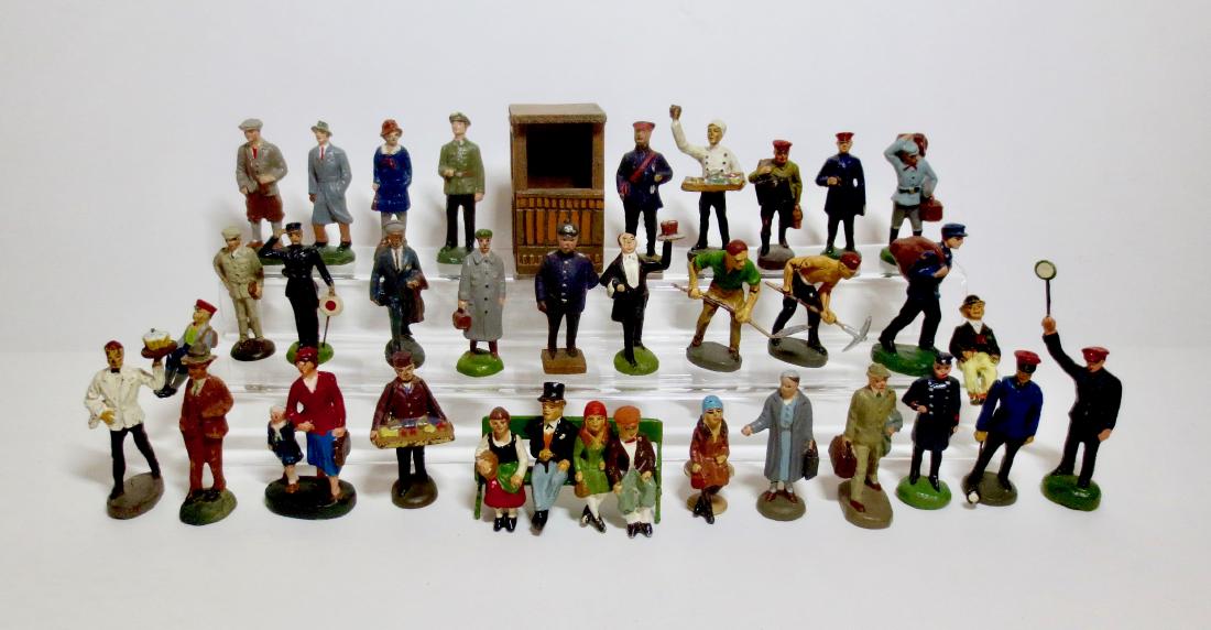 Various Makers Composition Railway Figures (1 of 1)