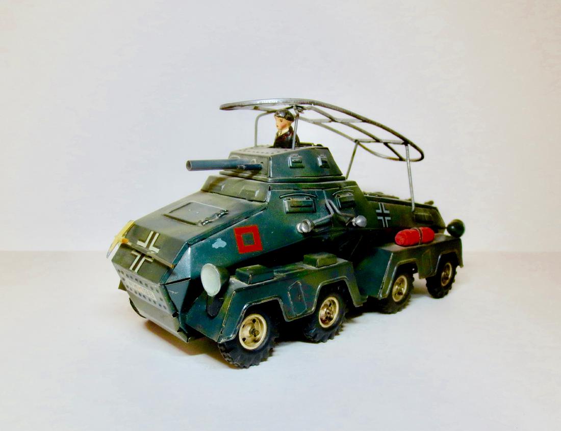 TippCo Tin Wind-up Panzer Wagon with Soldier (1 of 1)
