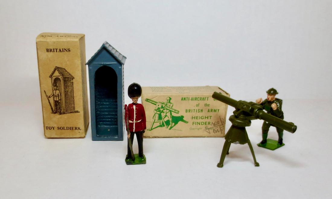 Britains #1729 Height Finder and #329 Sentry Box (1 of 1)