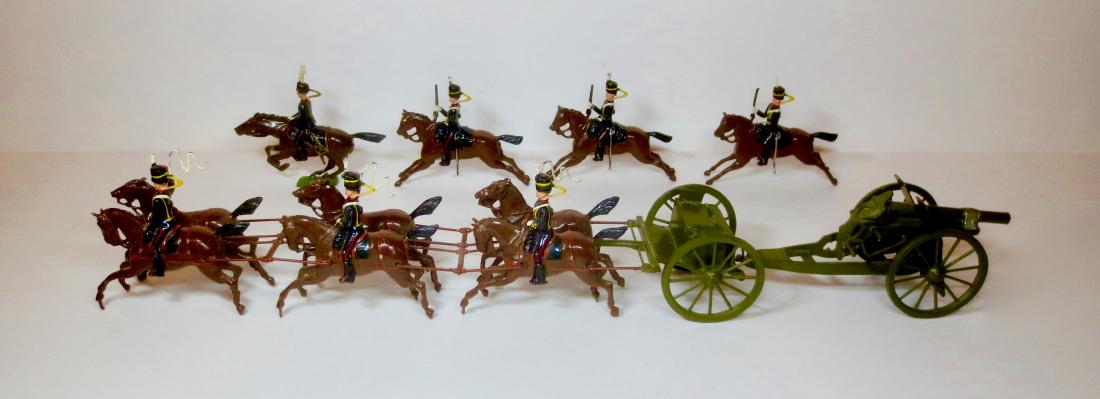 Britains Set #39 Royal Horse Artillery: 13 pieces. Post War. Very good condition (with some paint wear). No box.