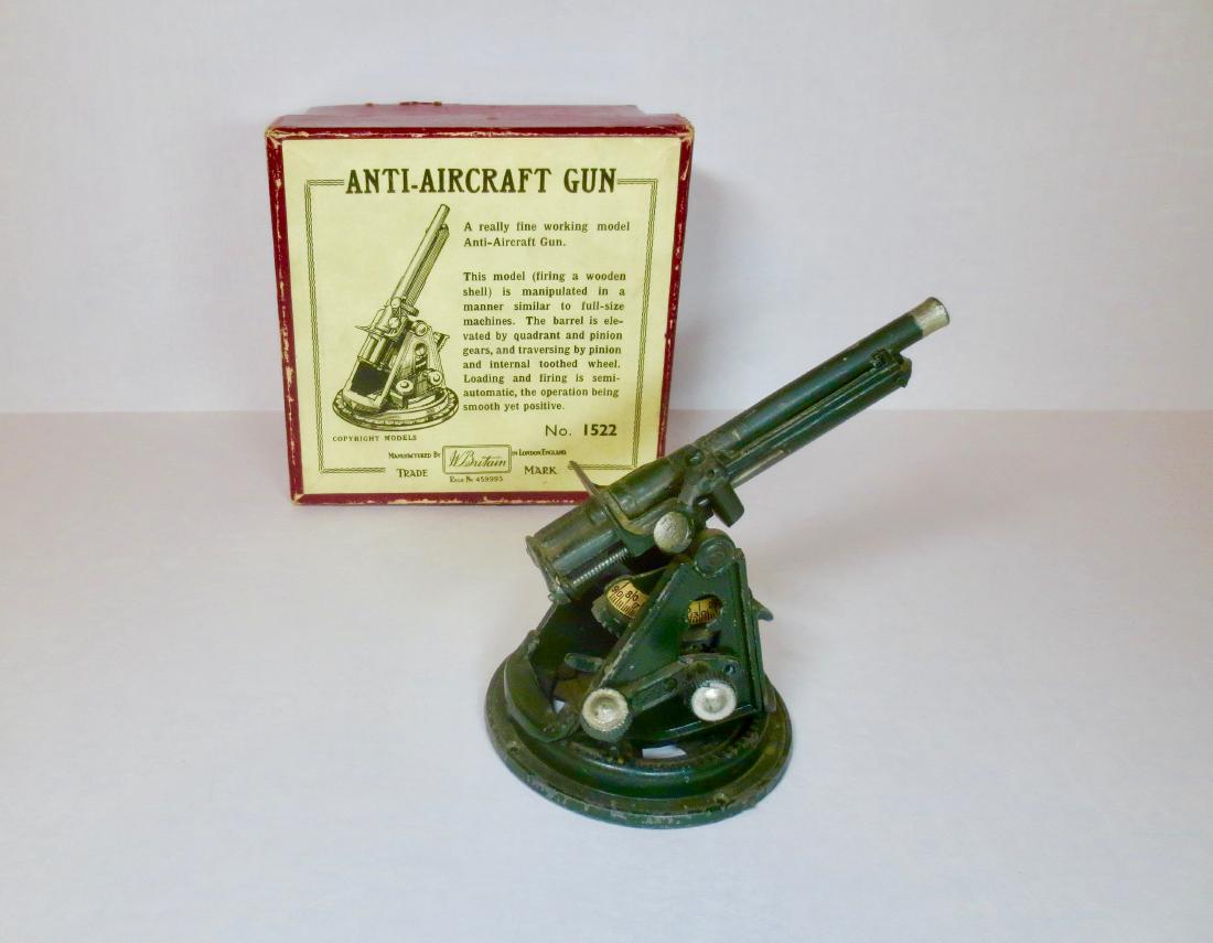 Britains #1522 Anti-Aircraft Gun: 1 piece. Pre War. Very good condition. Box very good.