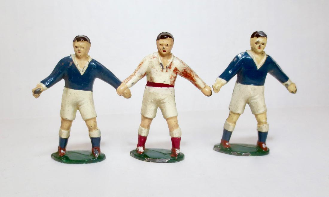 Segal Footballers: 2 pieces. Post War. Good condition, with some paint wear. No box.