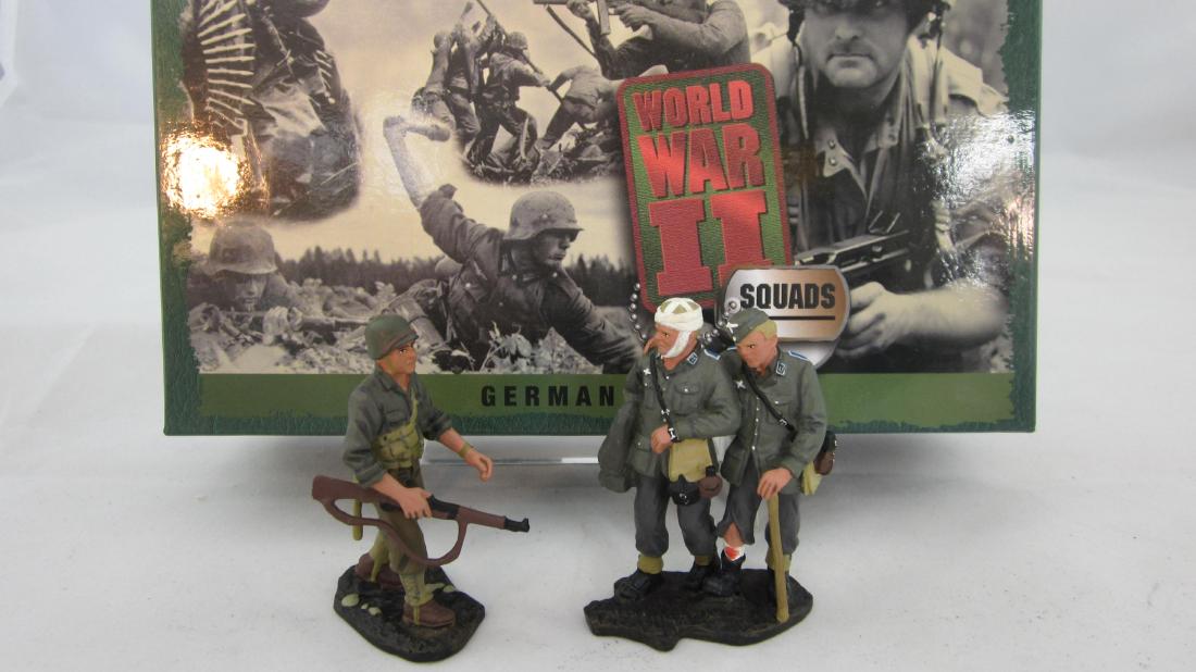 Britains Set #17387  U.S. GI & Captured Germans (1 of 1)