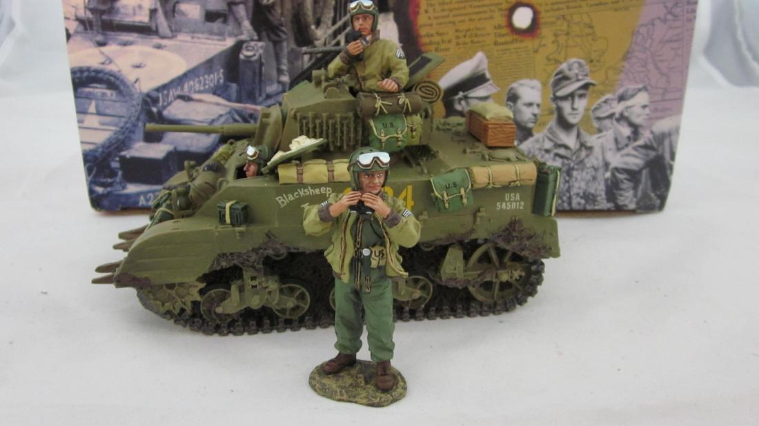 King & Country #DD067 Stuart Tank with Crew (1 of 1)