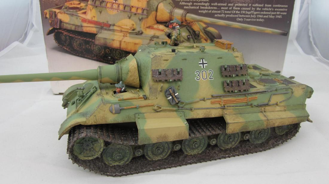 King & Country #WS180 Jadgtiger Tank & Crew: Jadgtiger Tank & crew. The largest German armored vehicle in WWII with a 128mm gun. 4 pieces. Condition mint in excellent box.