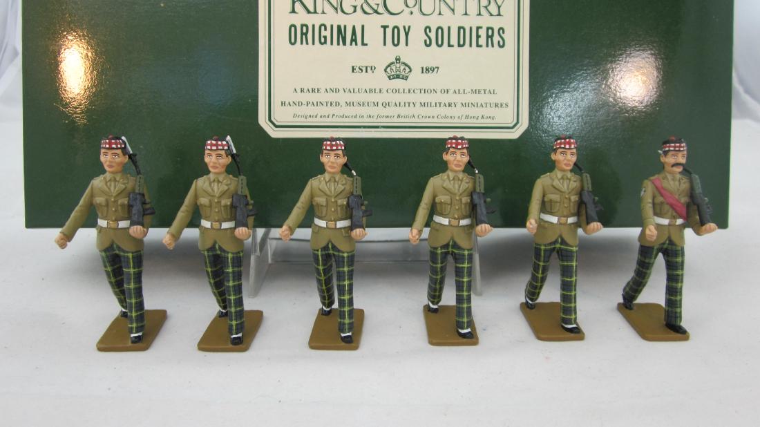 King & Country GHEP Gordons Marching in Trews (1 of 1)