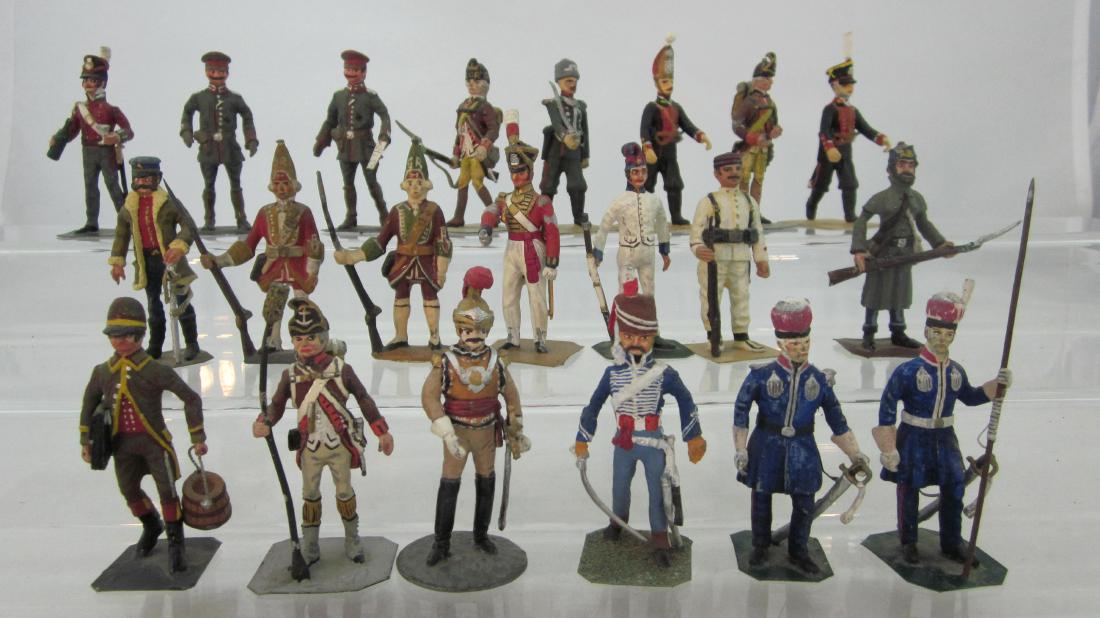 Assorted Kearsley (England) Connoisseur Figures: Kearsley Connoisseur painted infantry figures. Nicely painted, most on tin bases. 7 marked Kearsley on base bottoms. 21 pieces. Condition good to very good, missing possibly 4 weapons.