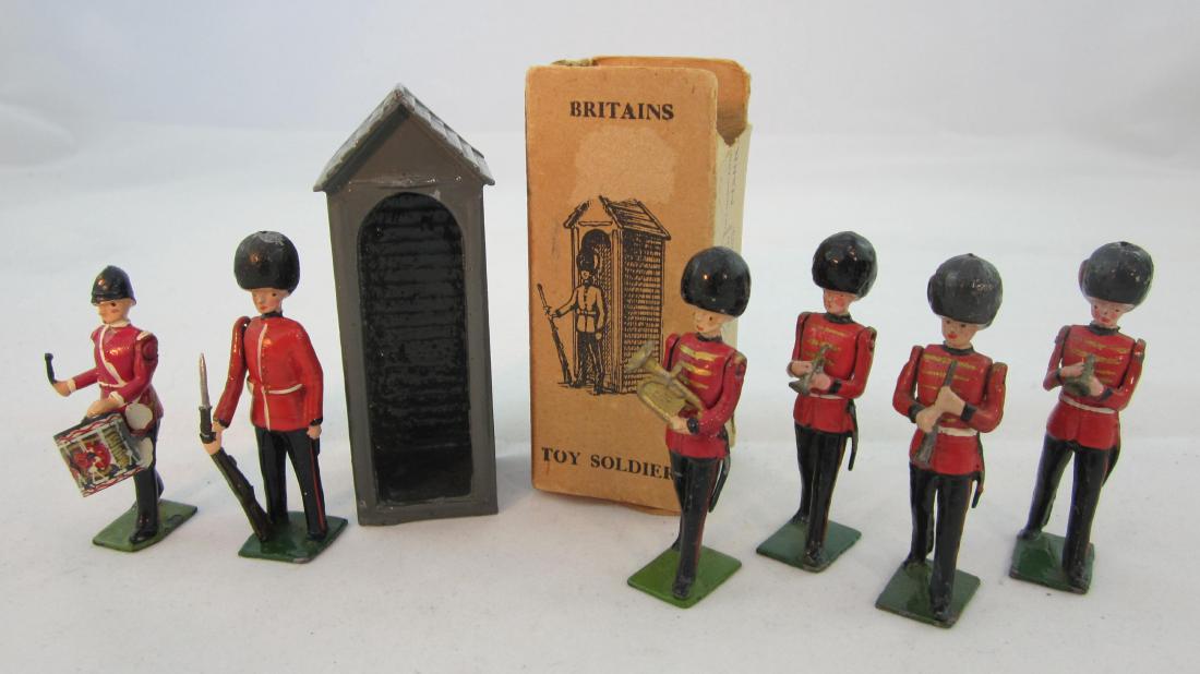 Britains Assorted Figures (1 of 1)
