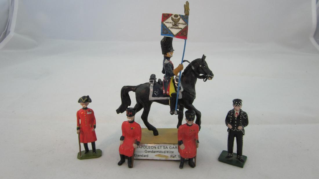 Assorted Chelsea Pensioners & a Hippy (1 of 1)