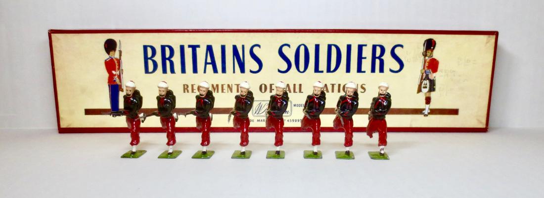 Britains Set #142 Zouaves Charging (1 of 1)