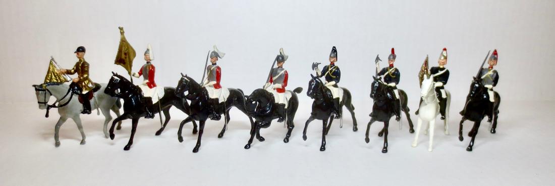 Britains Set #2067 The Sovereign Standard: Of the Life Guards and Escort. 8 pieces. Rare Variant. Post-war. Excellent condition. No box.