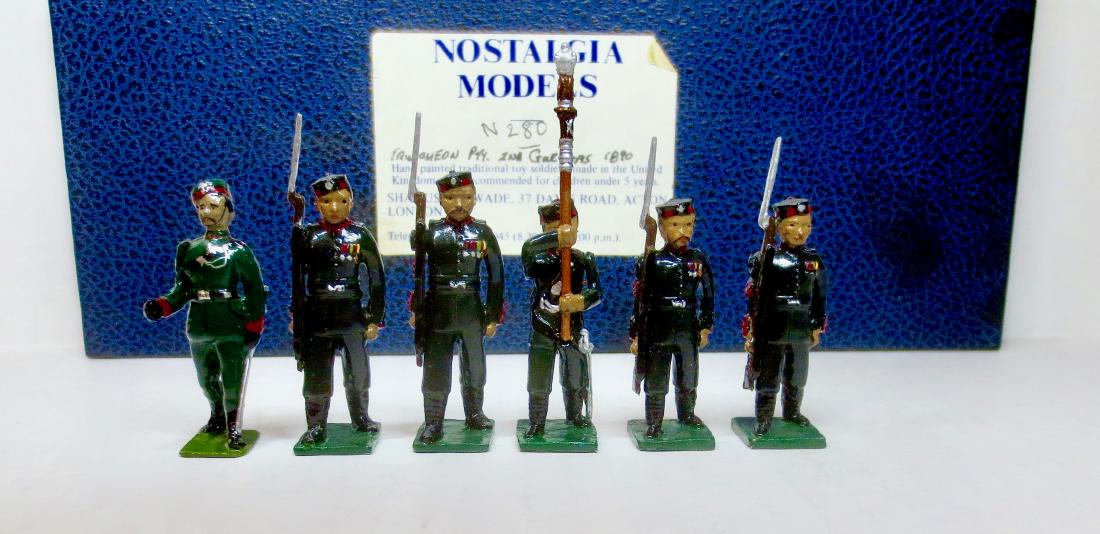 Nostalgia Set #280 Truncheon Party 2nd Gurkhas: 6 pieces (includes an additional mis-matched officer, not part of the original set). Very good condition. Box good, with some stains and front label peeling.
