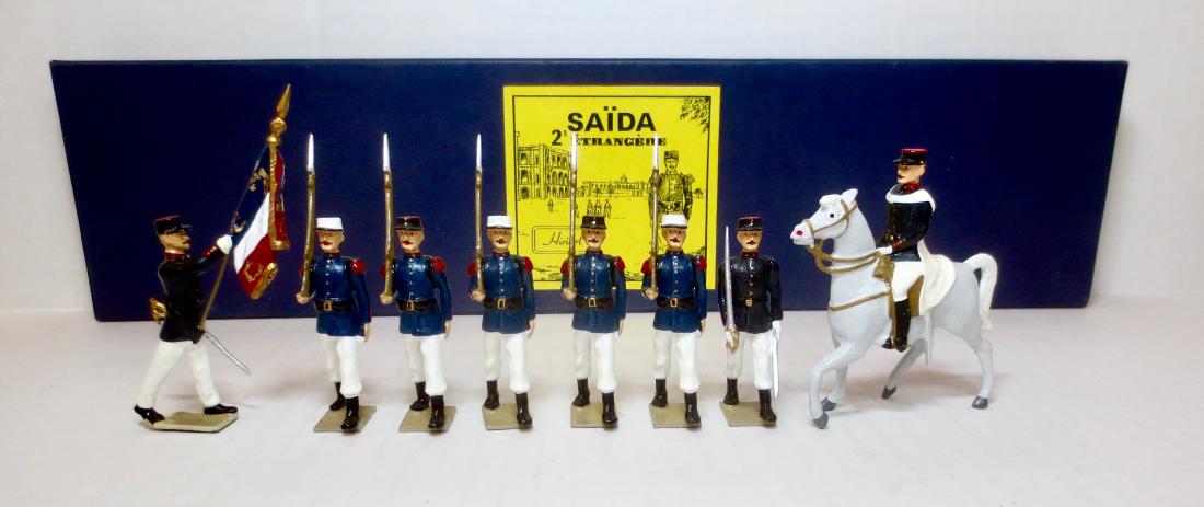 Hiriart Saida Etrangere Set: 8 pieces. Excellent condition. Box excellent.