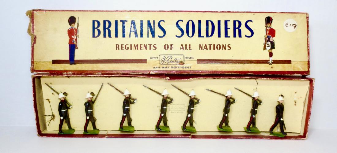 Britains Set #35 Royal Marines Marching at Slope (1 of 1)