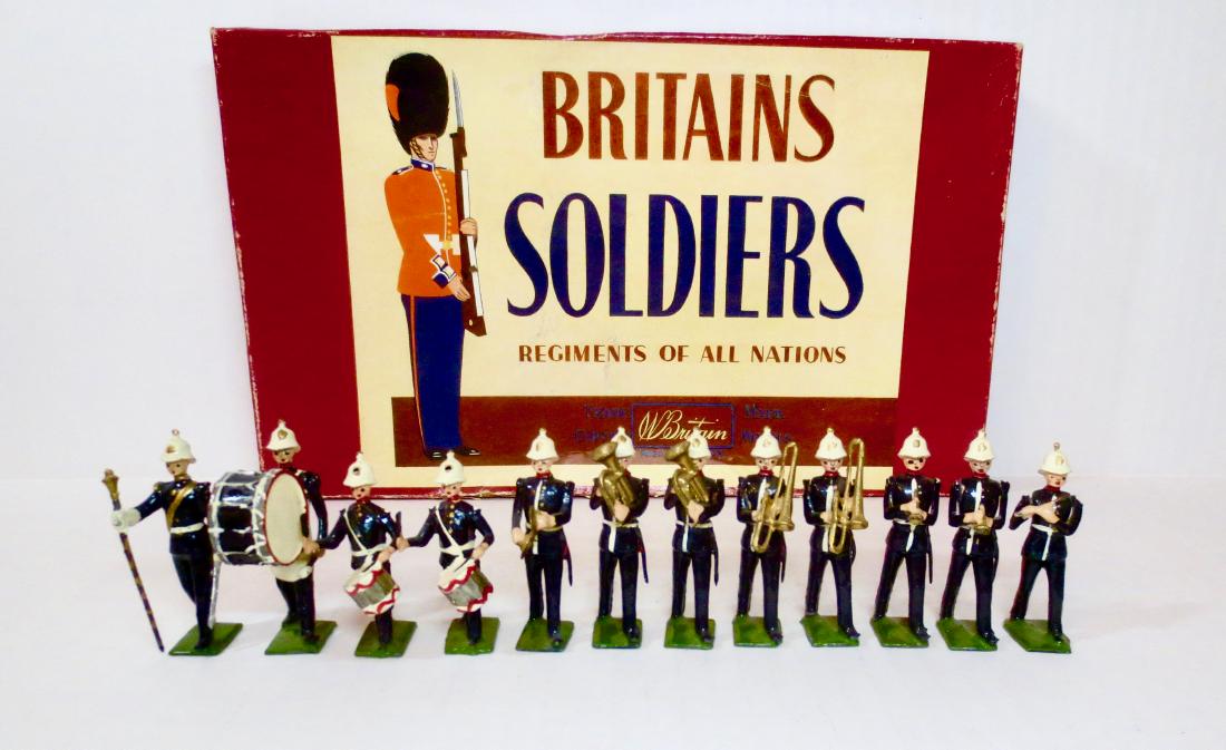 Britains Set #1291 Band of The Royal Marines: 12 pieces. Post-war ROAN box. Excellent condition. Box good with one top corner split and missing inner card.