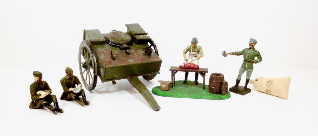 Hausser Field Kitchen with Lineol Soldiers (1 of 1)
