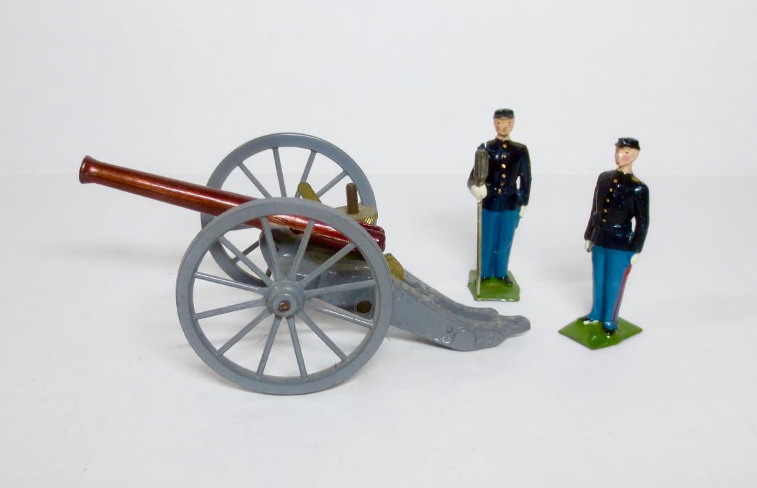 Britains Set #2057 Civil War Union Gun Team: 3 pieces. Post-war. Excellent condition. Unboxed.