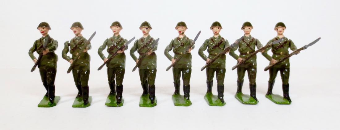 Britains Set #2032 Red Army Infantry (1 of 1)