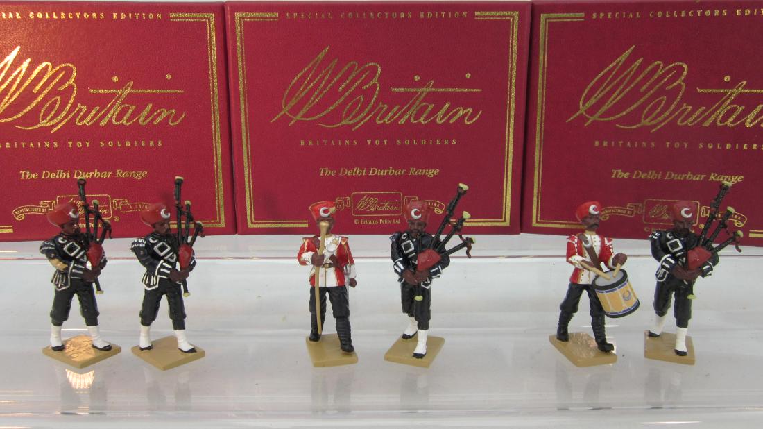 Britains 17th Purbiah Indian Pipes & Drums. (1 of 1)