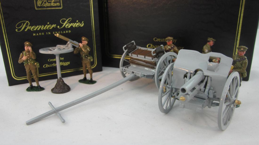 Britains Premier Series Set #8911 & #8912.: Vickers Anti Aircraft gun with crew, & Howitzer with crew, khaki, peak caps. 9 pieces. Condition mint in 2 excellent+ boxes