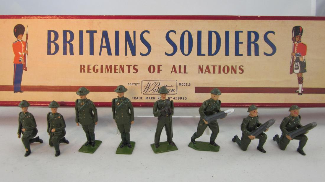 Britains Set #1730 Royal Artillery Detachment. (1 of 1)