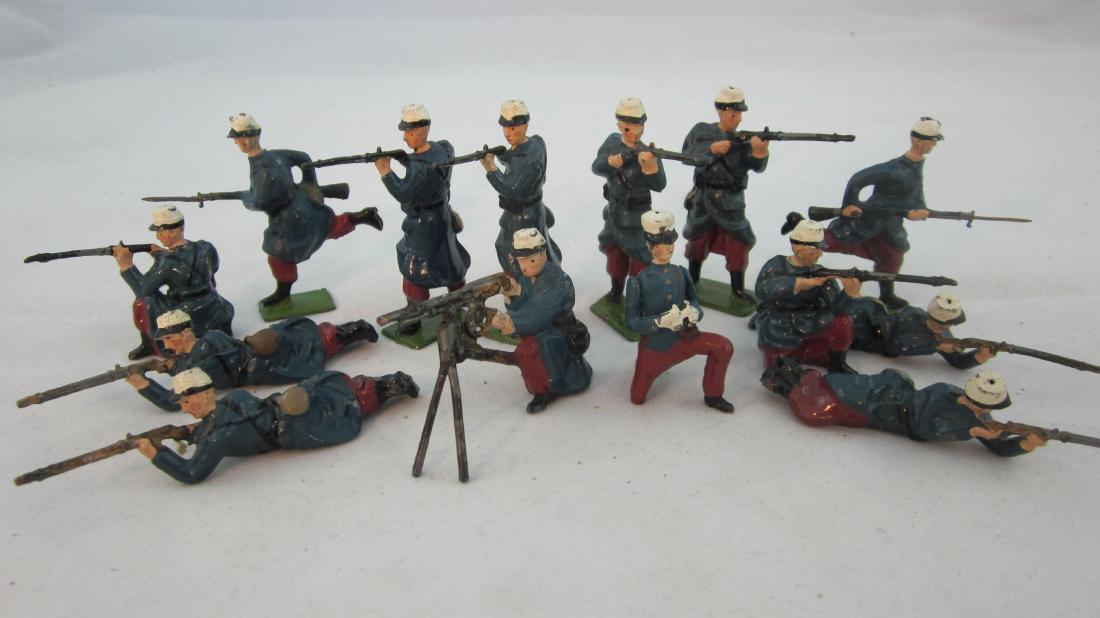 Britains Set #2095 French Foreign Legion Firing. (1 of 1)