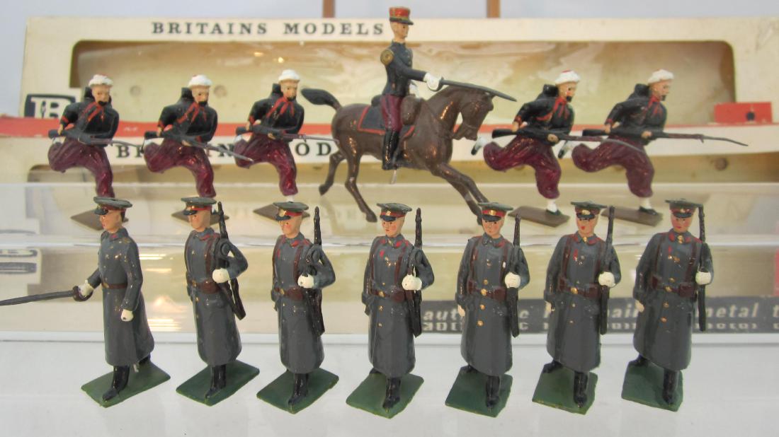 Britains #9166 French Zouaves & 9172 Soviets. (1 of 1)