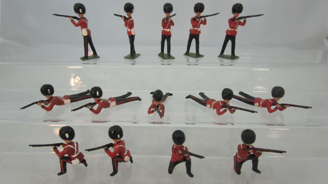 Britains #1283 Grenadier Guards Firing. (1 of 1)