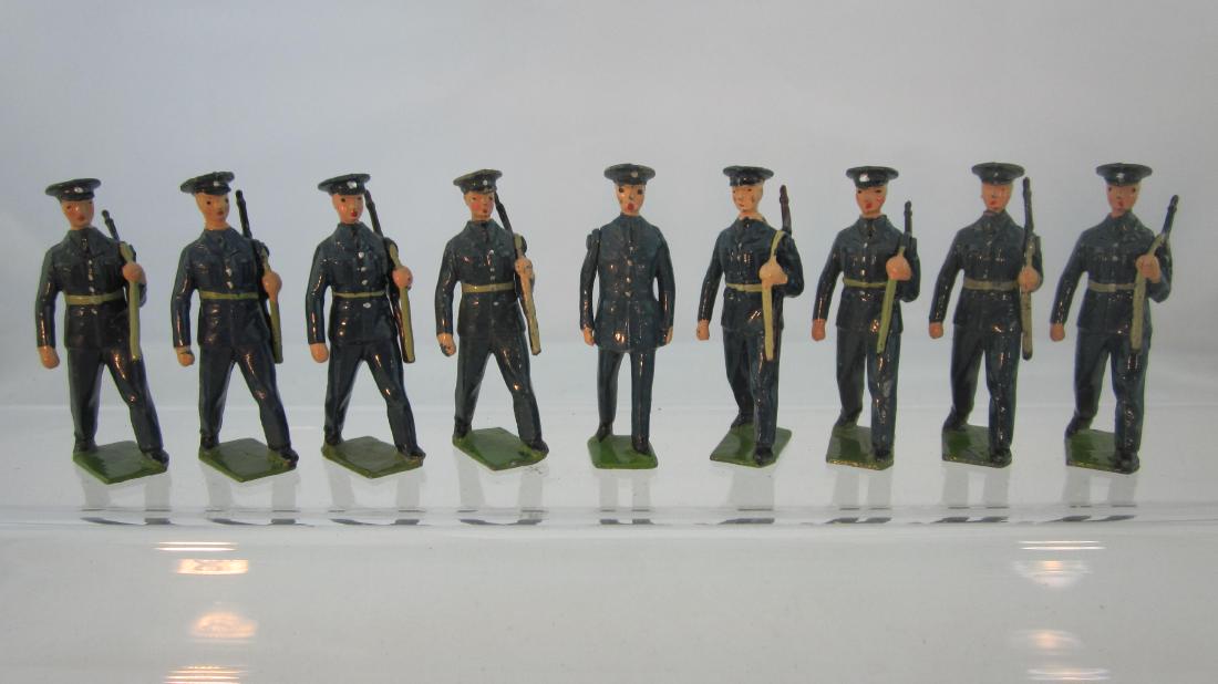 Britains Set #2044 U.S. Air Corp, Slung Rifles. (1 of 1)