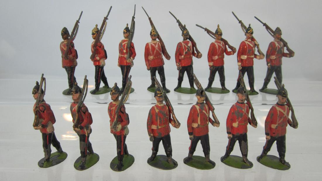Britains Early Line Infantry Marching. (1 of 1)
