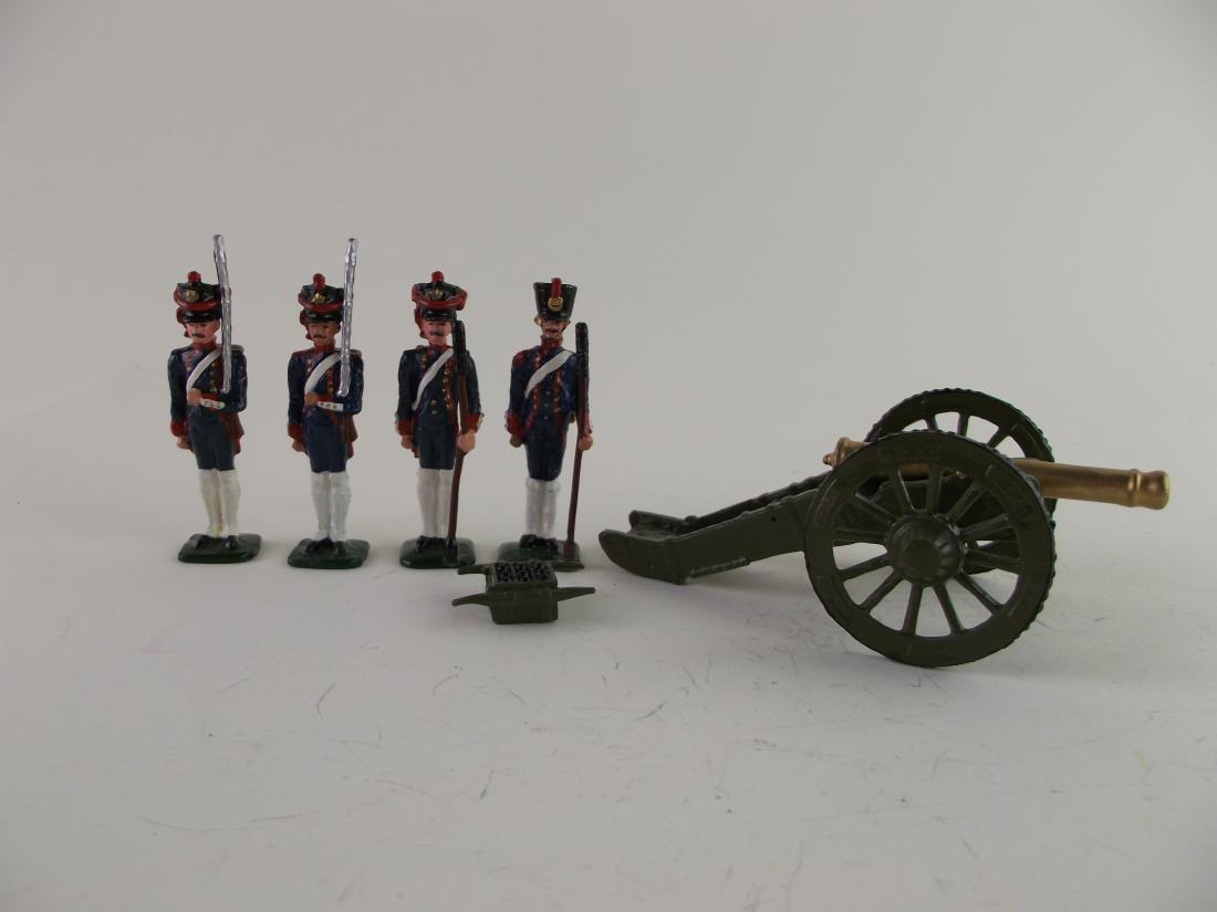 Napoleonics French Artillery 12 PDR with Crew: Hand painted castings, nicely painted.