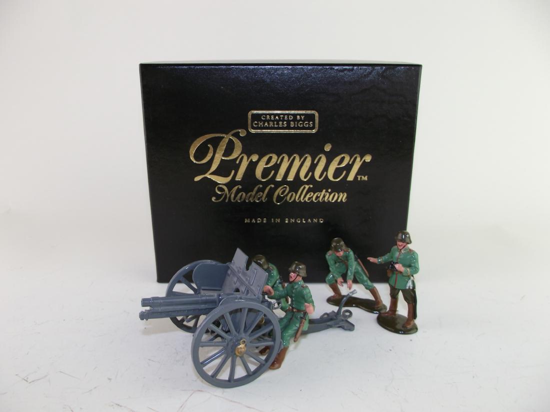Britain Premier Charles Biggs German Gun Crew: Mint with box #9808