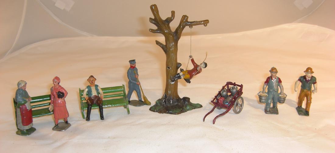 Hollowcast French Figures (1 of 1)