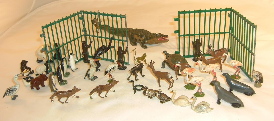 Britains Zoo Railings And Animals (1 of 1)