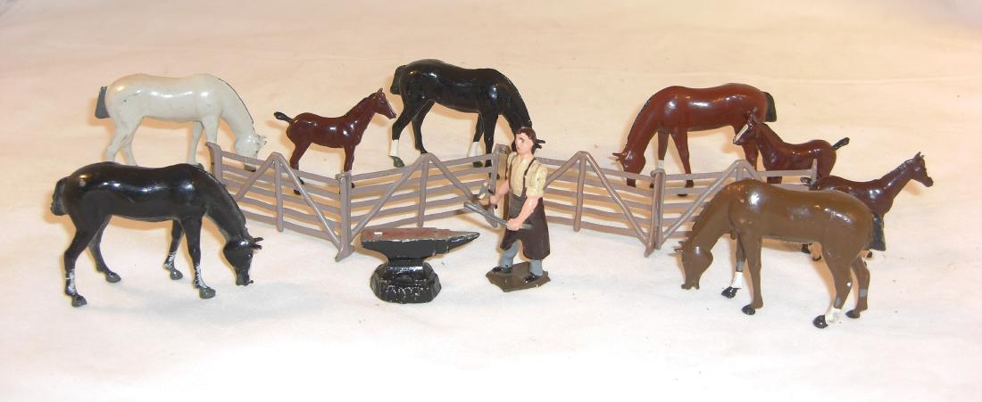 Britains Farm: 4 x #527 Hurdle; 3 x #602 Foal; #589 Blacksmith with anvil; 5 x #543 Horse Feeding; 14 pieces total; condition excellent